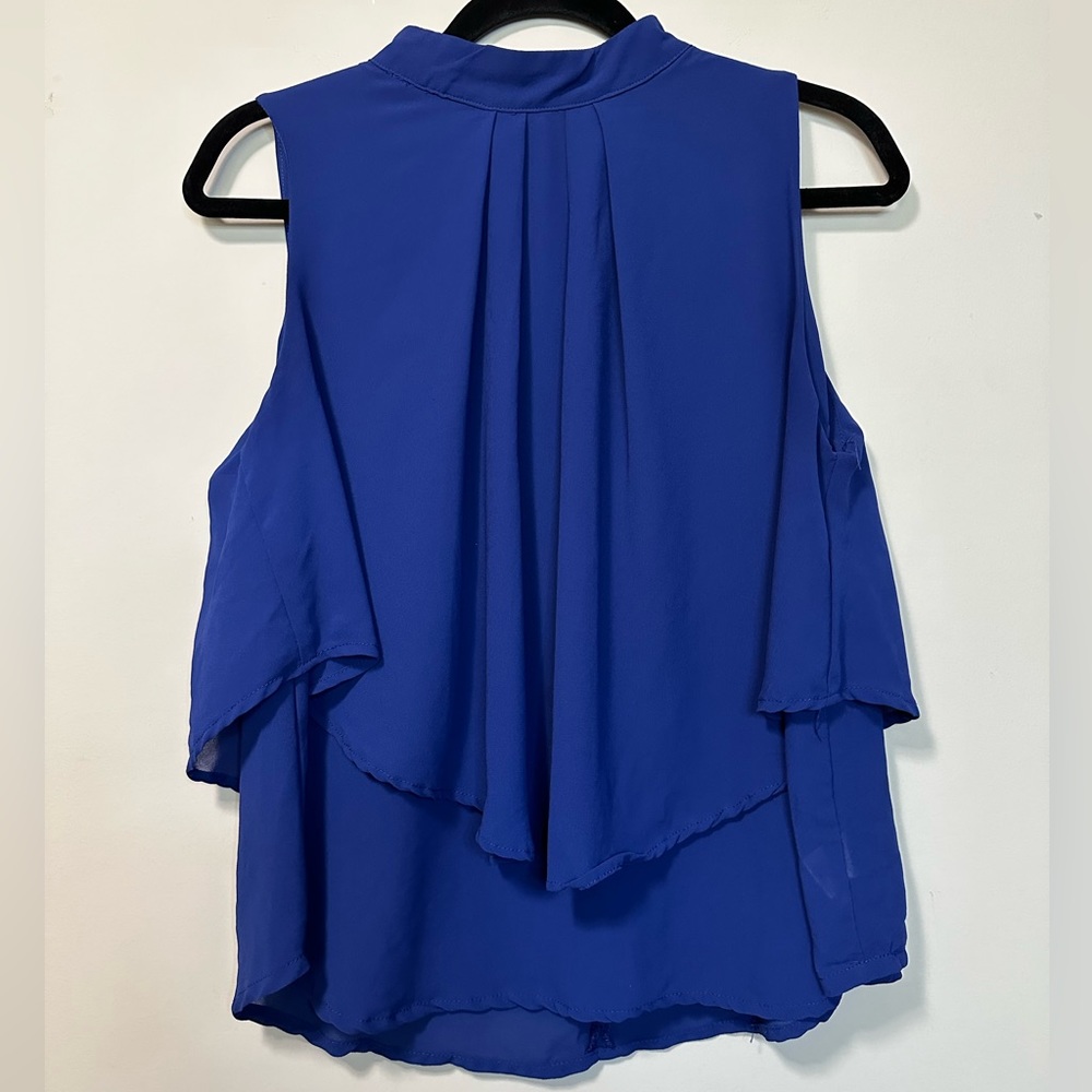 Blue Mock Neck Flowy Top Size L